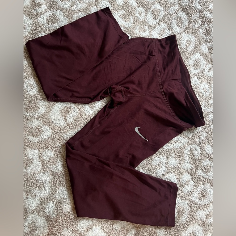 Nike Burgandy Cropped Legging